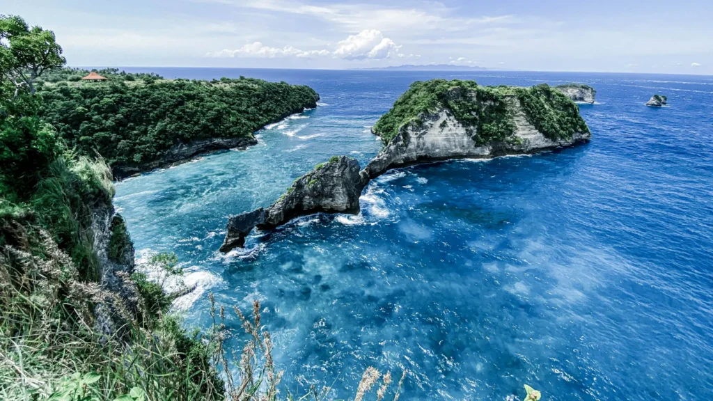 One Day Trip Nusa Penida Menikmati Pemandangan Pulau - pulau Kecil di Diamond Beach yang Cantik