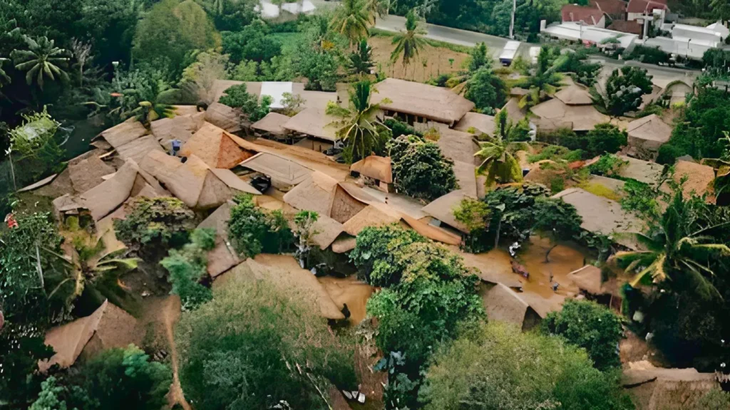 Rumah adat tradisional Suku Sasak beratap alang-alang di Desa Ende Lombok